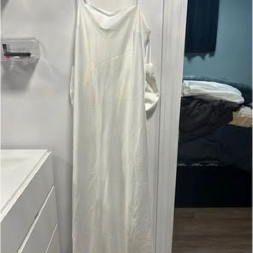 Elegant White Maxi Dress
